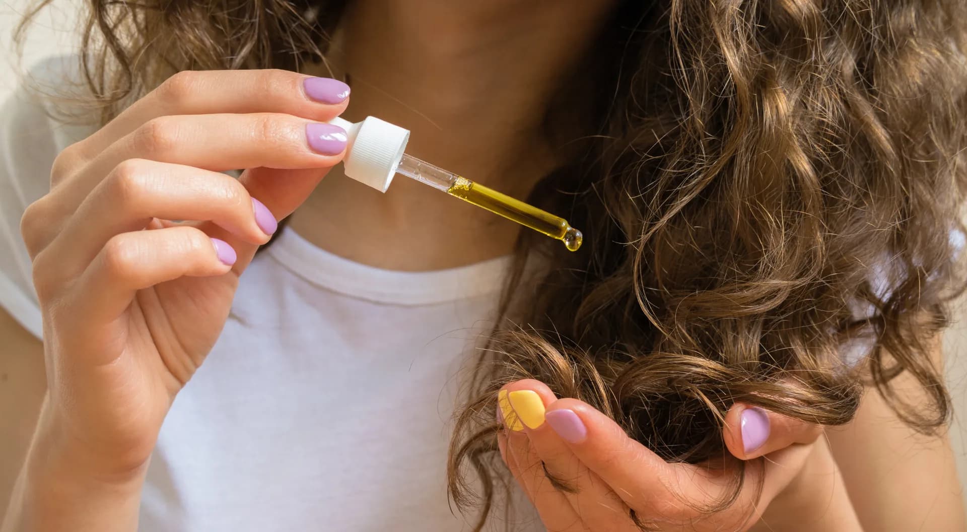 Soins capillaires à l'huile d'argan : Top 5 pour réparer les cheveux secs en 2024