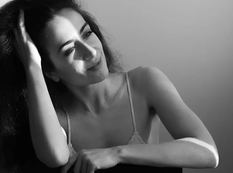 Huile de moringa vs huile d'argan : quel soin naturel choisir pour visage et cheveux en 2024 ?