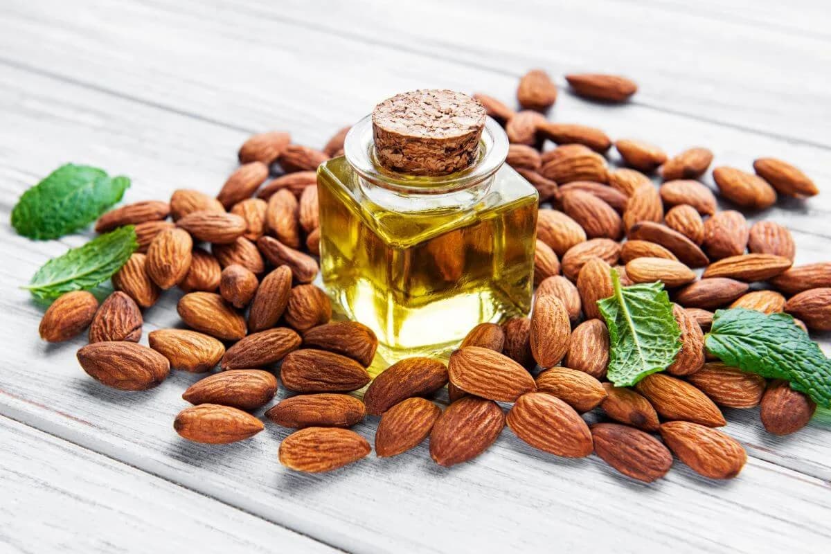 Huile d'amande douce : le soin naturel incontournable pour visage et corps