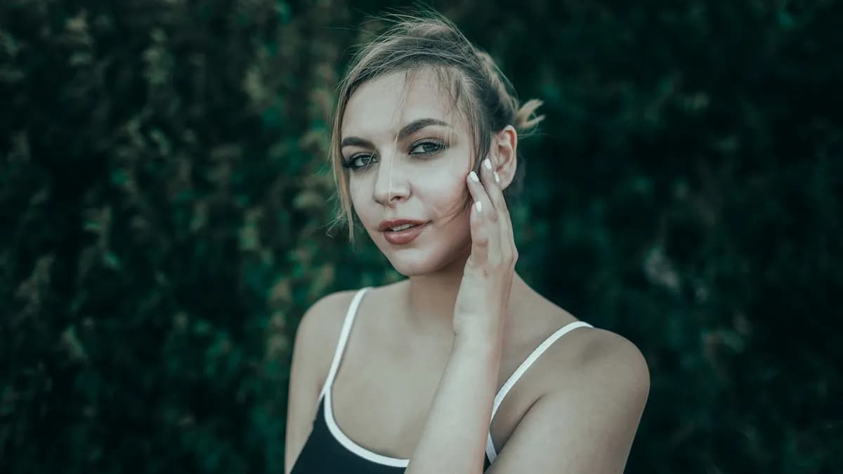 Comment bien utiliser l'huile d'amande douce pour le contour des yeux : mode d'emploi complet