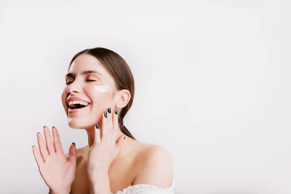 Peau sèche ou déshydratée ? Distinguez-les pour une routine naturelle qui fonctionne vraiment