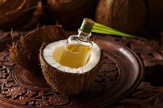 Lait de coco en cosmétique : hydratation intense corps et cheveux