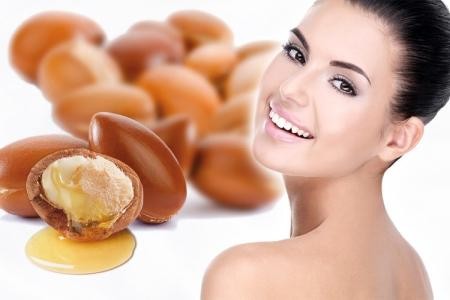 L'huile d'argan comme auxiliaire de maquillage Soins cosmétique Naturels Bio à l'huile d'Argan Du Maroc